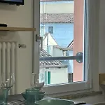 Square Apartment