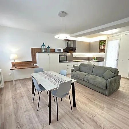 Apartament Square *